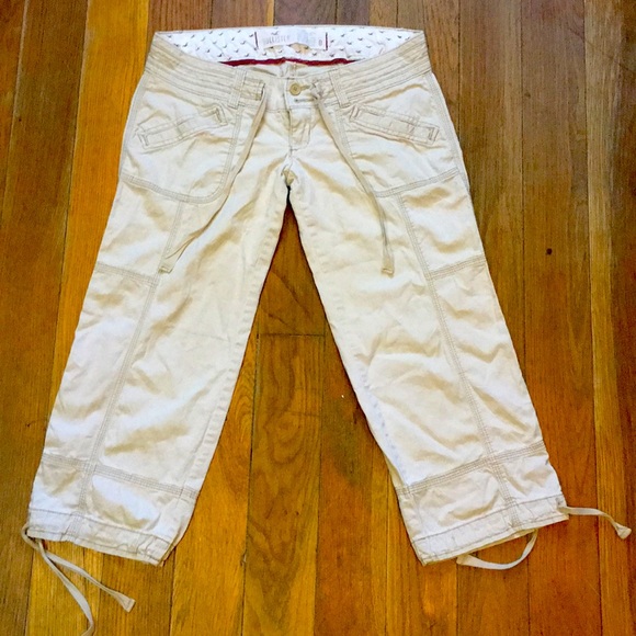 Hollister cropped khakis - Picture 2 of 10